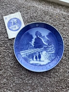 Vintage Royal Copenhagen 1973 Collector Plate “Going Home For Christmas”